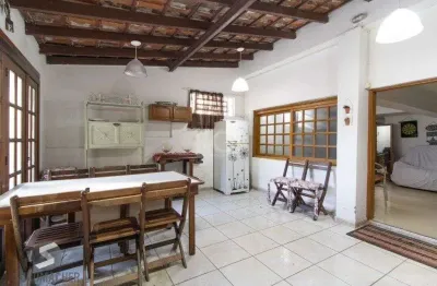 Casa estilo sobrado no bairro cristo redentor em porto alegre