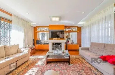 Casa 221m² - 3 dormitórios, 1 suíte, 4 vagas de garagem no bairro vila assunção