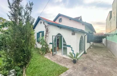 Casa residencial com 3 quartos, sendo 1 suíte e 3 banheiros, no bairro santa teresa em porto alegre, rs