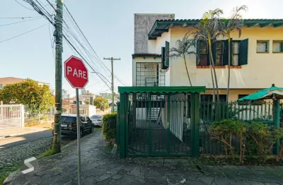 Apartamento com 2 quartos à venda na Rua Nove de Março, 155, Vila Ipiranga, Porto Alegre