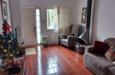 Casa com 2 quartos à venda na Avenida Frei Henrique de Coimbra, 253, Vila Ipiranga, Porto Alegre