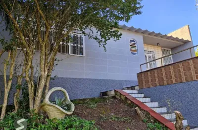 Casa com 3 quartos à venda na Rua Fernando Osório, 310, Teresópolis, Porto Alegre