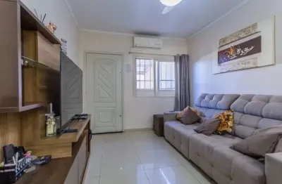 Casa sobrado, 2 dormitórios, 66m² privativos, no jardim leopoldina, porto alegre