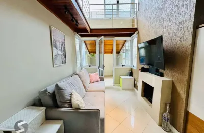 Duplex na bela vista, 2 dormitórios com espaço para home office, lareira e 2 vagas