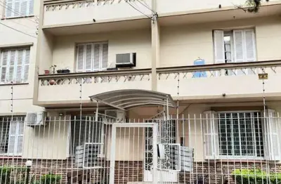 Apartamento de 2 quartos e 2 banheiros no bairro Menino Deus em Porto Alegre