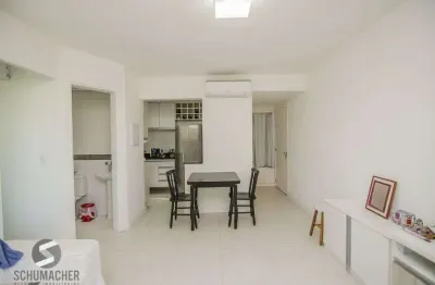 Apartamento mobiliado à venda com 1 dormitório no mont serrat