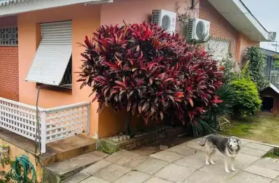 Casa de 3 dormitórios com 206m² à venda no bairro santa tereza.