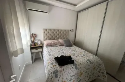 Cobertura com 3 quartos e 1 vaga de garagem na rua sadi castro.