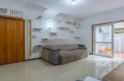 Apartamento de 2 dormitórios no centro histórico de poa
