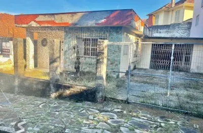 Casa com 2 quartos à venda na Viela Santa Bárbara, 114, Passo da Areia, Porto Alegre
