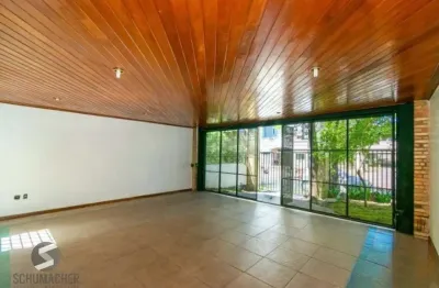 Casa com 3 quartos, 1 suíte, 2 vagas, e 234m² à venda no bairro tristeza