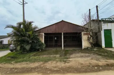 Casa de esquina com 3 dormitórios no bairro campo novo