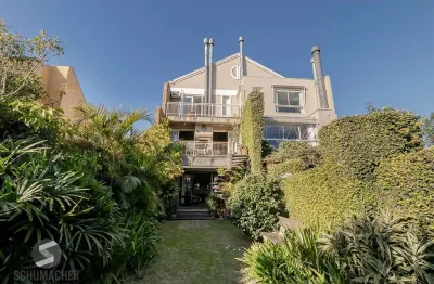 Casa com 3 quartos à venda na Avenida General Barreto Viana, 696, Chácara das Pedras, Porto Alegre