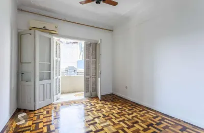 Vende-se apartamento com 2 quartos, 79 m² e sacada - centro histórico