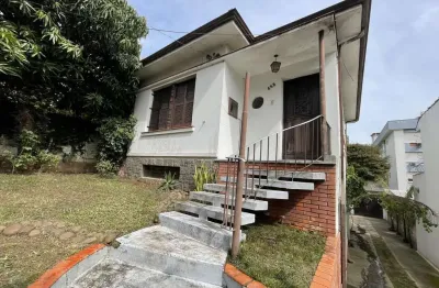 Casa com 3 dormitórios e ampla garagem bairro higienópolis