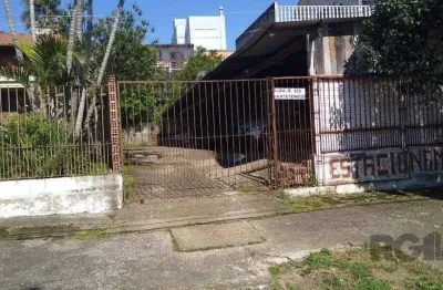 Terreno à venda na Rua Aldrovando Leão, 418, Vila Jardim, Porto Alegre
