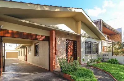 Casa com 3 quartos à venda na Rua Sapê, 803, Vila Ipiranga, Porto Alegre