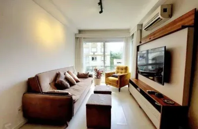 Apartamento de 3 dormitórios, 1 suíte e 1 vaga de garagem.