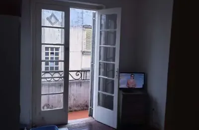 Apartamento residencial mobiliado à venda na cidade baixa!