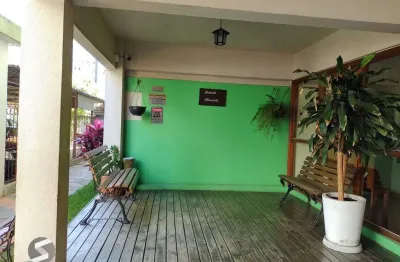 Excelente apartamento de dois dormitórios na av. teresopolis com 68m2