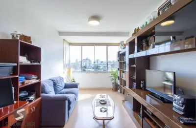 Apartamento de 2 dormitórios, na zona sul de porto alegre, semi-mobiliado, churrasqueira e box escriturado.