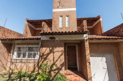 Casa com 3 quartos à venda na Rua Antônio Ângelo Carraro, 257, Jardim Itu Sabará, Porto Alegre