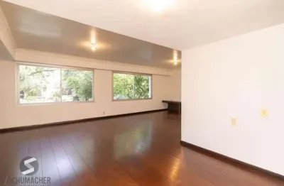 Apartamento de 3 dormitórios, suíte, duas vagas e elevador no bairro rio branco