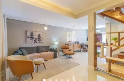 Casa com 3 quartos à venda na Avenida Guaíba, 13348, Ipanema, Porto Alegre