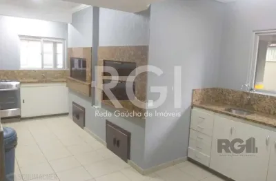 Apartamento 2 quartos, 2 banheiros e garagem na cidade baixa.