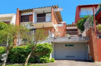 Casa com 3 quartos à venda na Rua Teixeira de Carvalho, 272, Medianeira, Porto Alegre