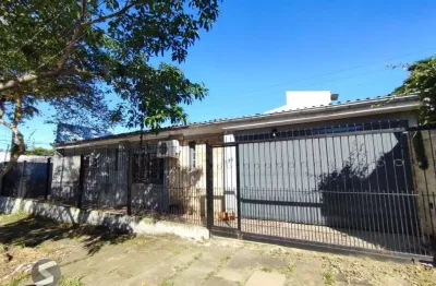 Casa com 3 quartos à venda na Rua Carlos Ferreira, 428, Teresópolis, Porto Alegre
