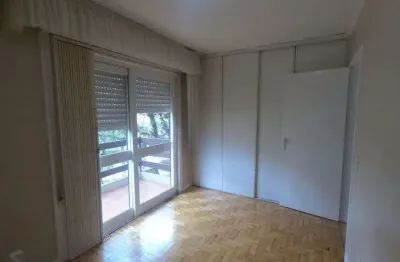 Apartamento com 2 quartos e 72m² à venda em menino deus, porto alegre.