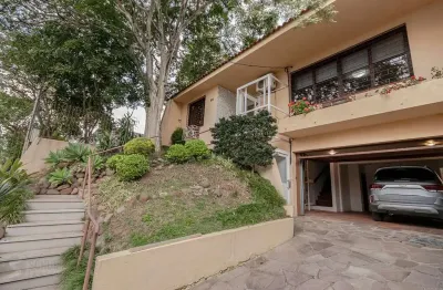 Bela residência,mobiliada e ampla com 222 m2 à venda com exclusividade !