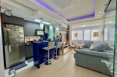 Apartamento de 2 dormitórios com 2 vagas e elevador no bairro bom fim