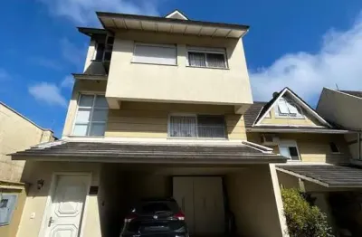 Casa condomínio | 3 dormitórios | 1 suíte | 240,82 privativos | 2 vagas | bairro teresópolis