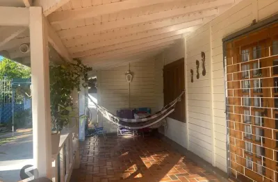 Casa com 4 quartos à venda na Rua Conselheiro Xavier da Costa, 2130, Ipanema, Porto Alegre