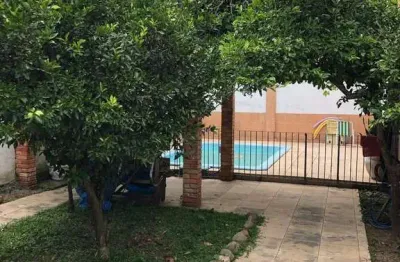 Casa com 4 quartos e 3 banheiros de 223 m², perto da puc à venda por r$ 697.000