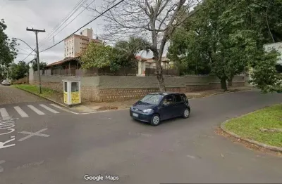 Amplo terreno de esquina nas imediações do terminal triangulo