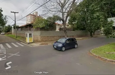 Amplo terreno de esquina nas imediações do terminal triangulo