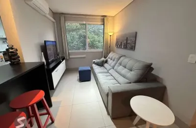 Apartamento mobiliado de 2 dormitórios, elevador,duas vagas no bairro agronomia