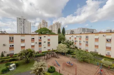 Apartamento com 2 quartos à venda na Rua Roque Calage, 352, Passo da Areia, Porto Alegre