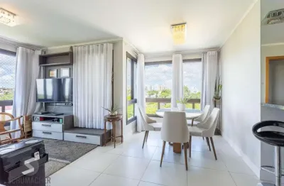 Apartamento à venda com 2 dormitórios (1 suíte) e 2 vagas cobertas - vila ipiranga, porto alegre/rs