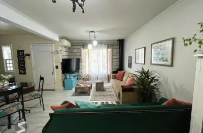 Casa com 3 quartos à venda na Rua Padre Henrique Lenz, 123, Jardim São Pedro, Porto Alegre