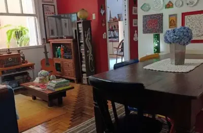 Apartamento térreo de 2 dormitórios no bairro moinhos de vento