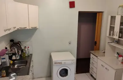 Apartamento 2 dormitórios, 67m², amplo e bem localizado na av. assis brasil