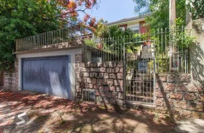 Casa com 3 quartos à venda na Rua Silvério Souto, 572, Teresópolis, Porto Alegre
