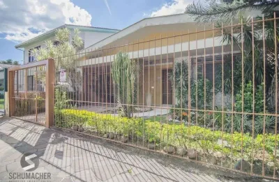 Casa ampla com pátio, edícula e terraço – vila ipiranga, porto alegre