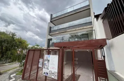 Apartamento de 2 quartos, suíte e 1 vaga de garagem no bairro três figueiras poa