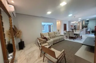 Casa com 4 quartos à venda na Avenida Vinte de Setembro, 150, Centro, Sapiranga