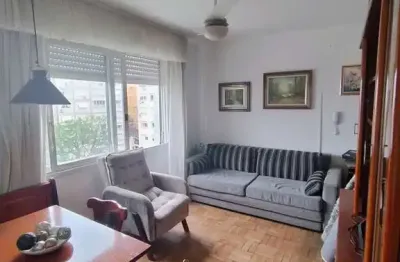 Vende apartamento 1 quarto, desocupado, andar alto no bairro cidade baixa